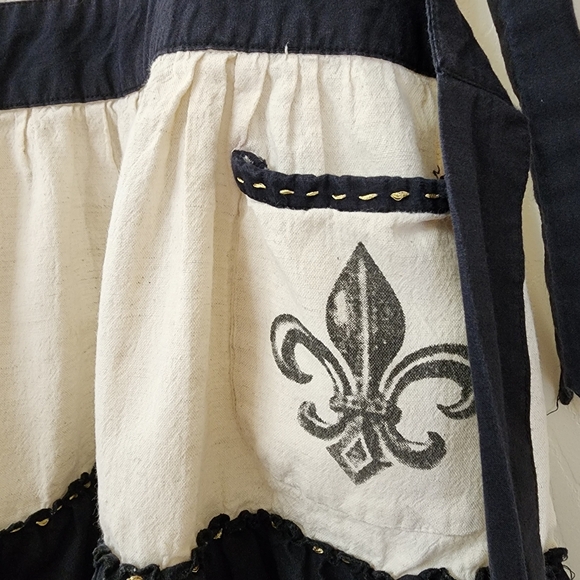 UNAVAILABLE **SET** Retro Cutie Fleur-de-lis Kitchen Apron & Matching Towel - Picture 5 of 15